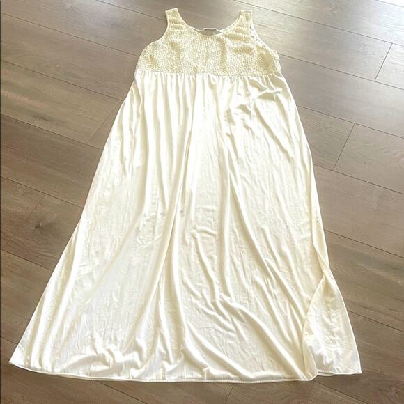 Vintage Vanity Fair size Large made in usa Cream nigth gown - Picture 11 of 11